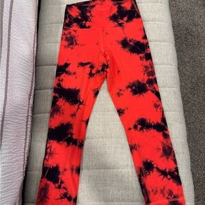 Lululemon Tie-Dye Leggings - Red and Black